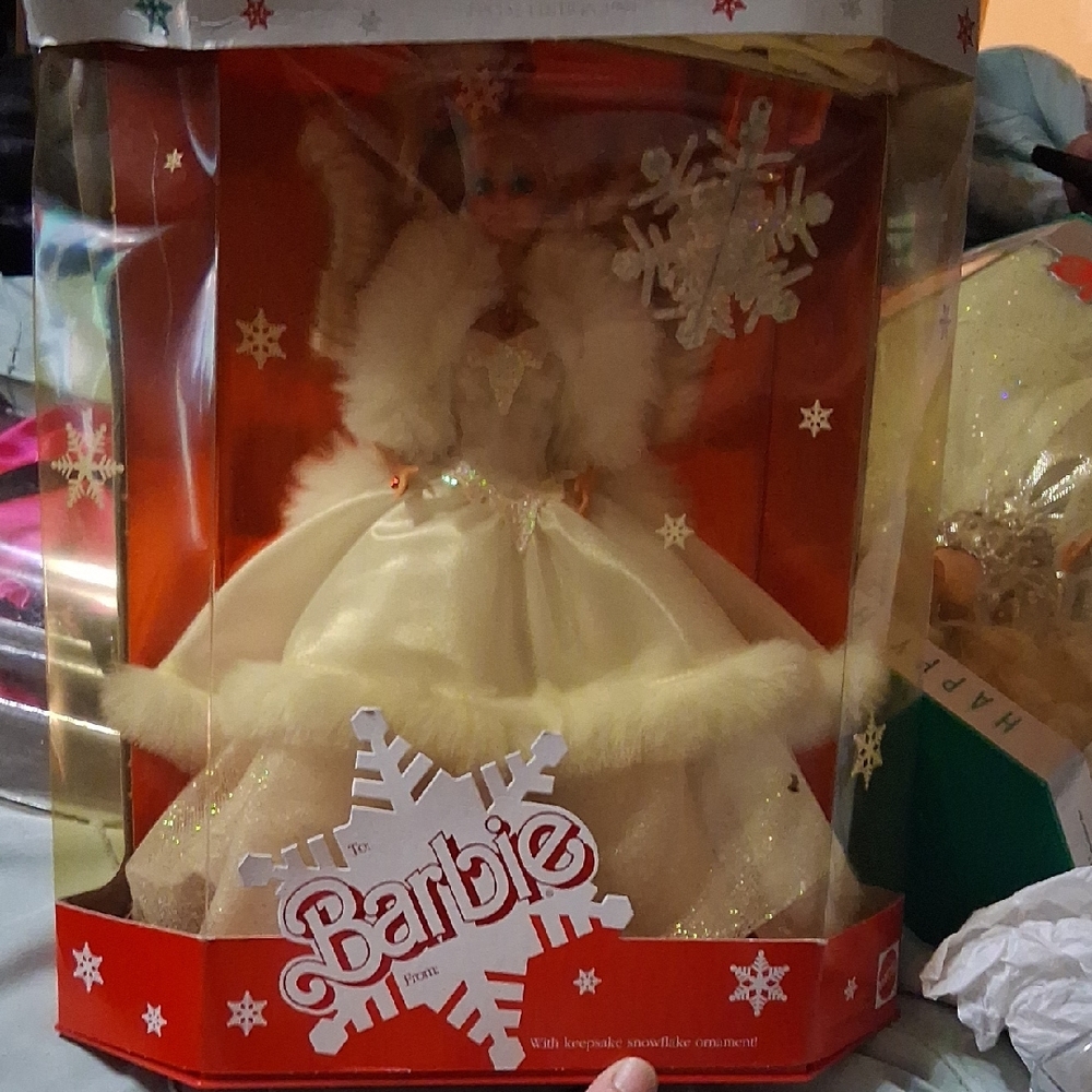Barbie in Sparkling White Gown with Snowflake